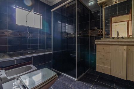 Casa para alugar com 300m², 4 quartos e 6 vagasBanheiro do Quarto 2