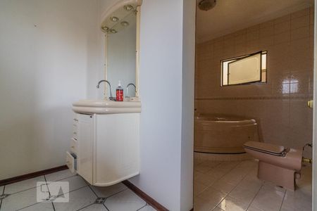 Casa para alugar com 300m², 4 quartos e 6 vagasBanheiro do Quarto 5
