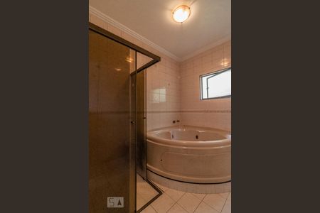 Casa para alugar com 300m², 4 quartos e 6 vagasBanheiro do Quarto 5