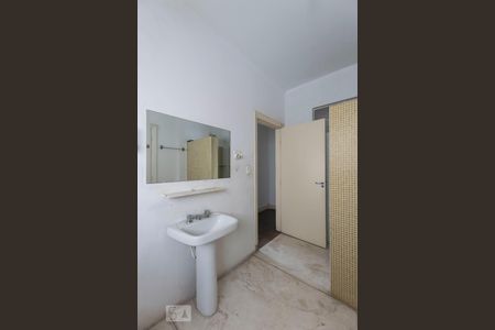 Apartamento à venda com 80m², 3 quartos e sem vagaBanheiro