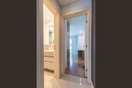 Corredor de apartamento à venda com 1 quarto, 58m² em Bigorrilho, Curitiba