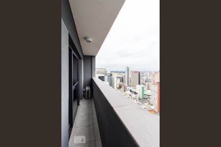 Varanda de kitnet/studio para alugar com 1 quarto, 34m² em Centro, Curitiba