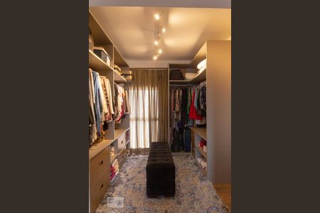 Apartamento à venda com 150m², 2 quartos e 3 vagasQuarto 2 - clouset