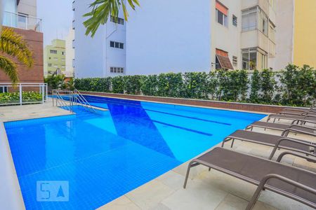 Studio para alugar com 35m², 1 quarto e 1 vaga Studio para alugar com 35m², 1 quarto e 1 vagaÁrea comum - Piscina