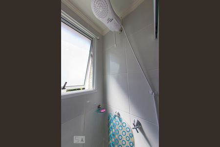 Banheiro de apartamento à venda com 2 quartos, 46m² em Cavalhada, Porto Alegre