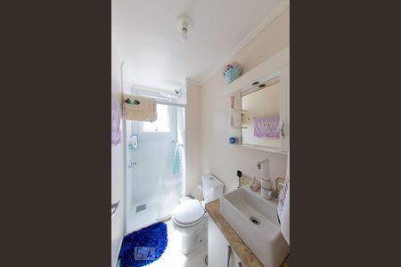 Banheiro de apartamento à venda com 2 quartos, 46m² em Cavalhada, Porto Alegre