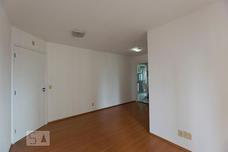 Sala de apartamento para alugar com 3 quartos, 75m² em Cambuci, São Paulo