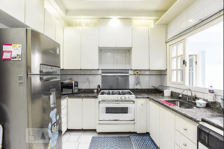 Casa à venda com 312m², 2 quartos e 5 vagasCozinha