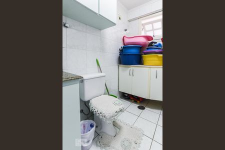 Casa à venda com 312m², 2 quartos e 5 vagasBanheiro de Serviço