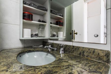 Casa à venda com 312m², 2 quartos e 5 vagasBanheiro de Serviço