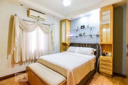 Casa à venda com 312m², 2 quartos e 5 vagasSuíte 2