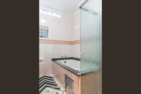 Casa à venda com 312m², 2 quartos e 5 vagasBanheiro da Suíte 2