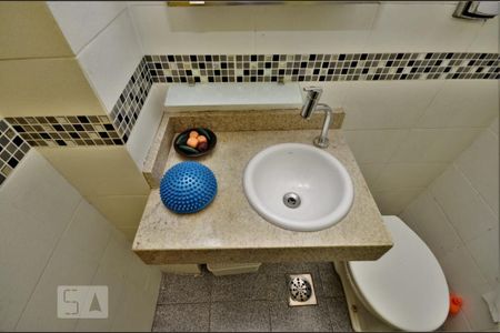 Banheiro - Pia de kitnet/studio para alugar com 1 quarto, 30m² em Santa Teresa, Rio de Janeiro
