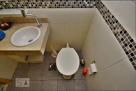 Banheiro Social de kitnet/studio para alugar com 1 quarto, 30m² em Santa Teresa, Rio de Janeiro