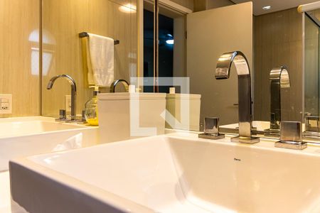 Apartamento à venda com 260m², 4 quartos e 3 vagasBanheiro da Suíte 1