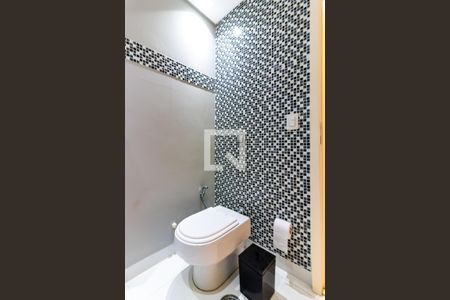 Apartamento à venda com 260m², 4 quartos e 3 vagasBanheiro da Suíte 2