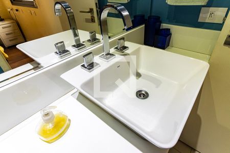 Apartamento à venda com 260m², 4 quartos e 3 vagasBanheiro da Suíte 4