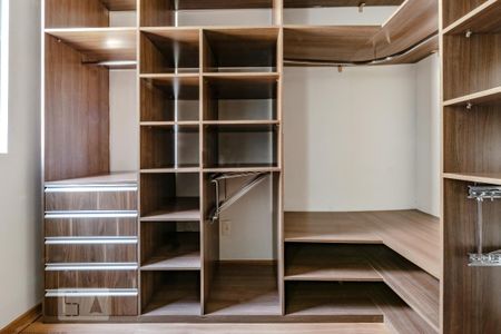 Apartamento para alugar com 72m², 3 quartos e 1 vaga