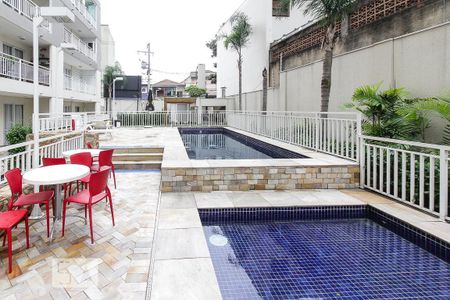 Apartamento à venda com 34m², 1 quarto e sem vagaPiscina