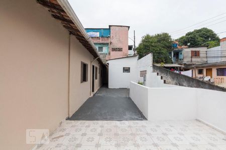 Casa para alugar com 75m², 2 quartos e sem vagaQuintal