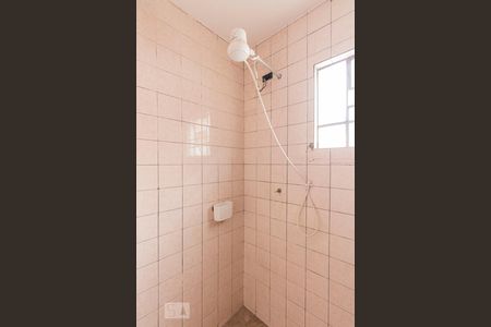 Casa para alugar com 75m², 2 quartos e sem vagaBanheiro da Edícula