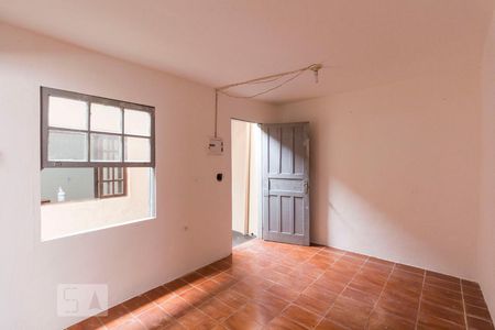 Casa para alugar com 75m², 2 quartos e sem vagaEdícula