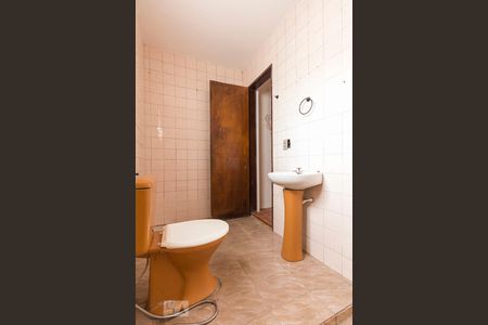 Casa para alugar com 75m², 2 quartos e sem vagaBanheiro da Edícula