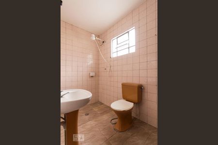 Casa para alugar com 75m², 2 quartos e sem vagaBanheiro da Edícula