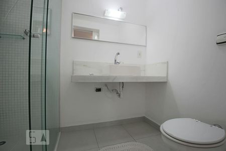 Banheiro de apartamento para alugar com 1 quarto, 43m² em Bela Vista, São Paulo