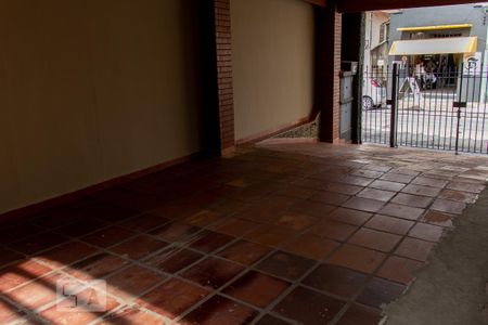 Garagem de casa para alugar com 3 quartos, 180m² em Vila Santo Estéfano, São Paulo