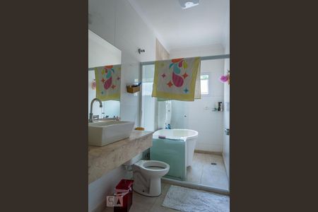 Casa à venda com 260m², 3 quartos e 5 vagas Casa à venda com 260m², 3 quartos e 5 vagasBanheiro 1 - Suíte