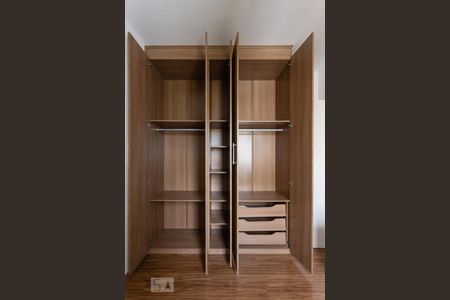 Apartamento à venda com 87m², 3 quartos e 2 vagasQuarto 1 - Armários