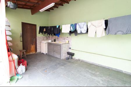 Casa à venda com 344m², 4 quartos e 3 vagas Casa à venda com 344m², 4 quartos e 3 vagasÁrea de Serviço