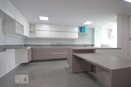 Apartamento para alugar com 315m², 4 quartos e 4 vagasCozinha