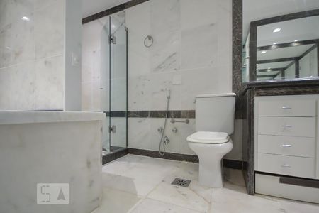Apartamento para alugar com 315m², 4 quartos e 4 vagasBanheiro da Suíte 2