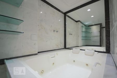 Apartamento para alugar com 315m², 4 quartos e 4 vagasBanheiro da Suíte 2