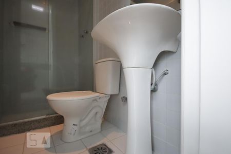 Apartamento para alugar com 315m², 4 quartos e 4 vagasBanheiro de Serviço