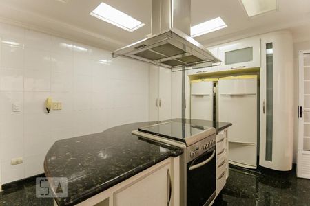 Cozinha de casa de condomínio à venda com 3 quartos, 130m² em Vila Antonieta, São Paulo