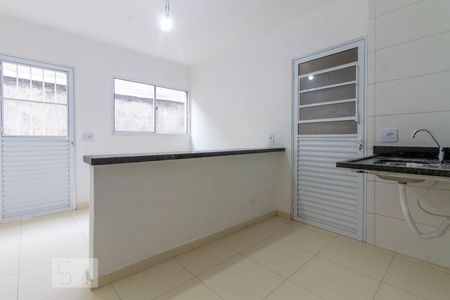Cozinha de casa para alugar com 1 quarto, 39m² em Vila Dalila, São Paulo