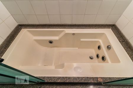 Apartamento à venda com 164m², 2 quartos e 2 vagasDetalhe do Banheiro da Suíte