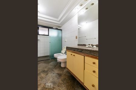 Apartamento à venda com 164m², 2 quartos e 2 vagasBanheiro do Corredor