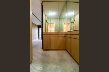 Apartamento à venda com 164m², 2 quartos e 2 vagasCloset da Suíte