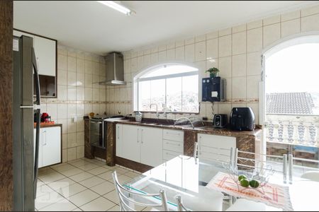 Casa à venda com 270m², 3 quartos e 4 vagasCozinha