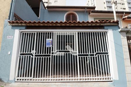 Casa para alugar com 170m², 3 quartos e 2 vagasFachada