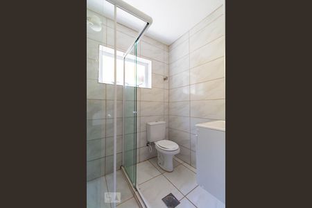 Banheiro de apartamento para alugar com 2 quartos, 61m² em Medianeira, Porto Alegre