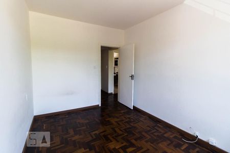 Quarto 1 de apartamento para alugar com 2 quartos, 61m² em Medianeira, Porto Alegre