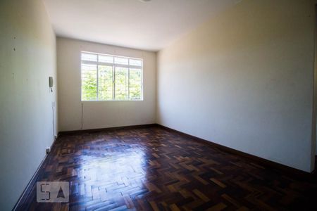 Sala de apartamento para alugar com 2 quartos, 61m² em Medianeira, Porto Alegre