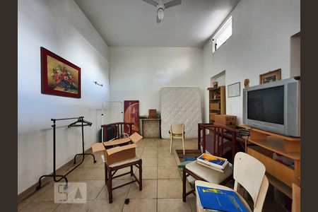 Casa à venda com 380m², 4 quartos e 4 vagas Casa à venda com 380m², 4 quartos e 4 vagasQuarto extra