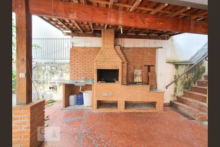 Casa à venda com 380m², 4 quartos e 4 vagas Casa à venda com 380m², 4 quartos e 4 vagasChurrasqueira