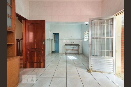 Casa à venda com 380m², 4 quartos e 4 vagas Casa à venda com 380m², 4 quartos e 4 vagasCozinha